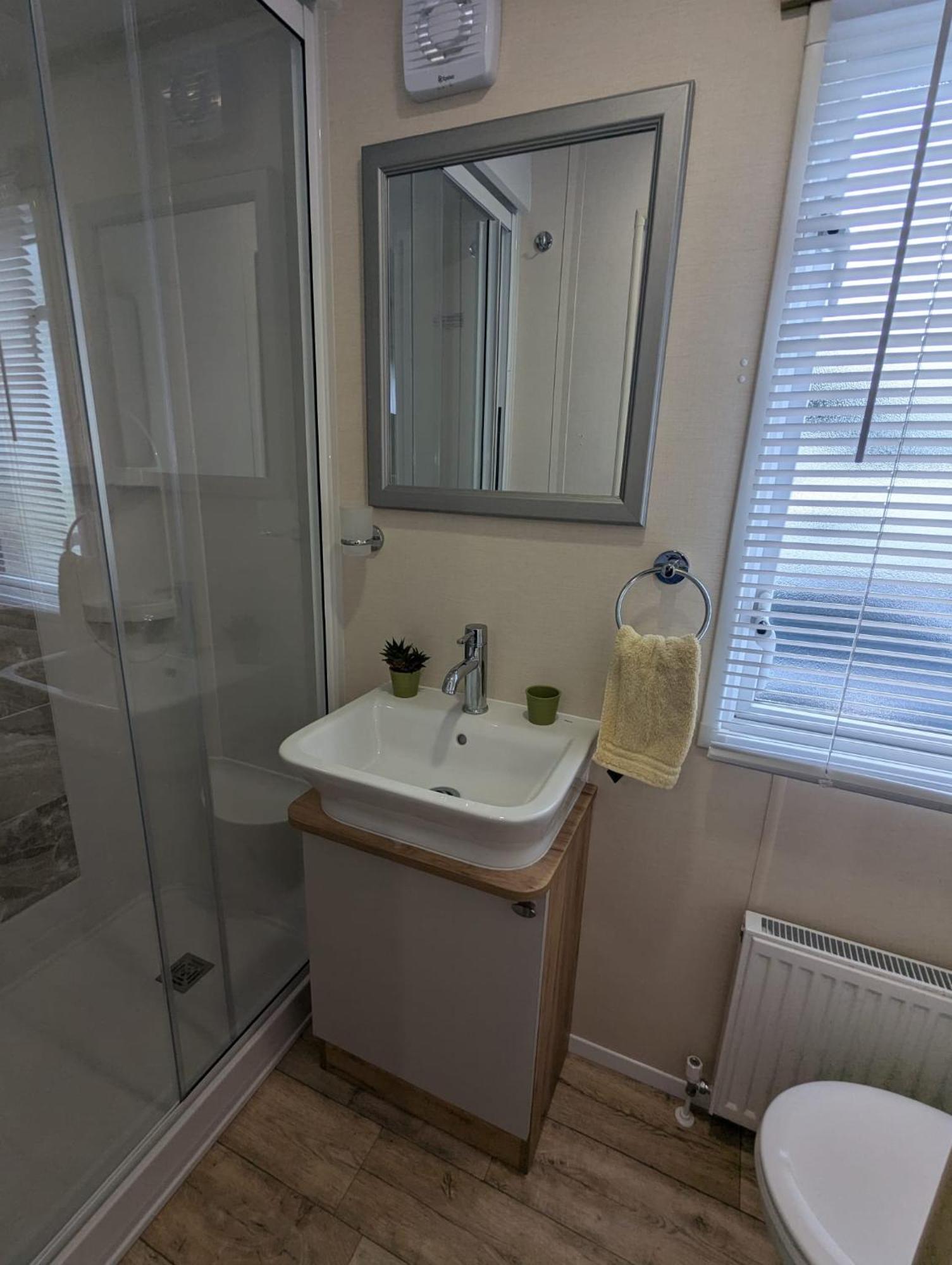 Spacious Comfortable Holiday Home With Unique Layout On 5 Star Shorefield Holiday Park Milford on Sea Εξωτερικό φωτογραφία